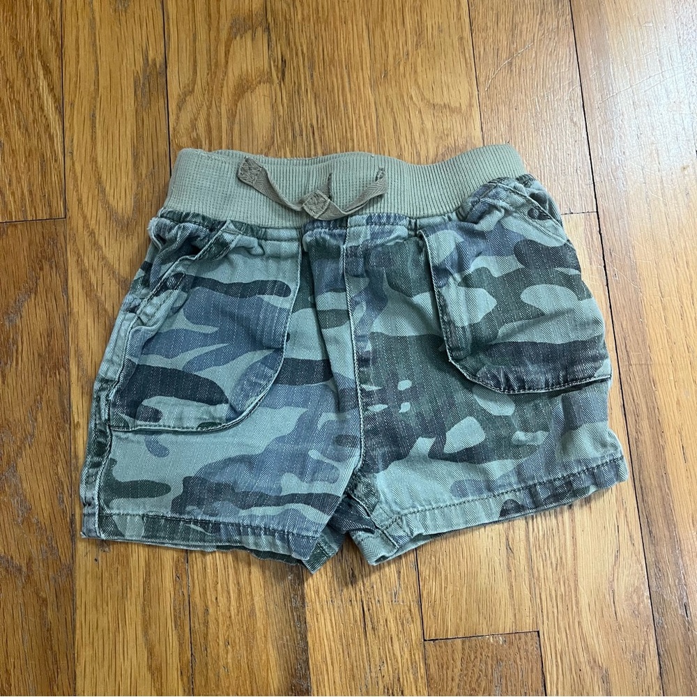 Hanna Andersson Green Camo Kids Shorts 80 cm / 18-24 mos